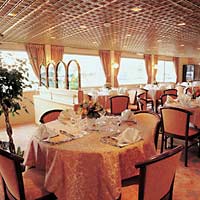 CroisiEurope dining room